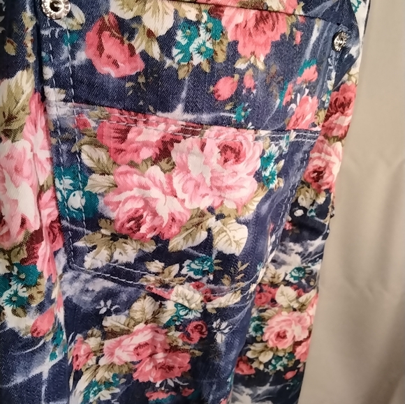 Exocet Floral cropped jeans with some stretch (size 18) - Picture 8 of 8